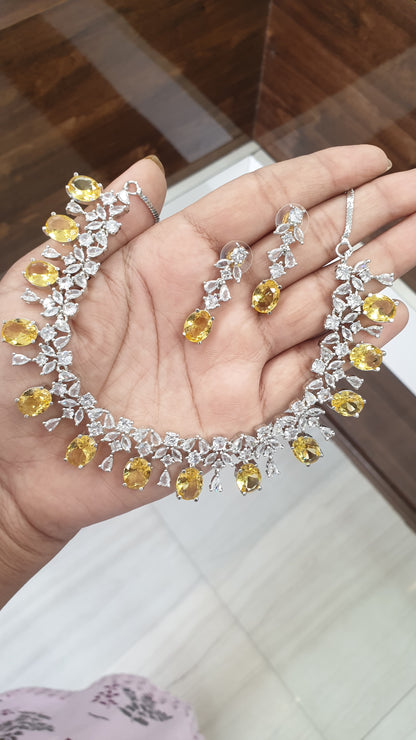 American Dimond Necklace Yellow-01