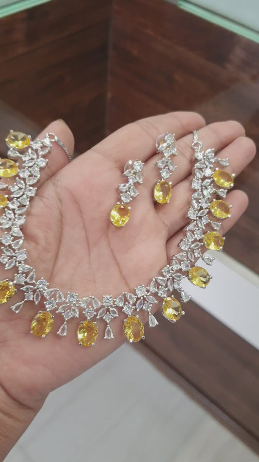 American Dimond Necklace Yellow-01